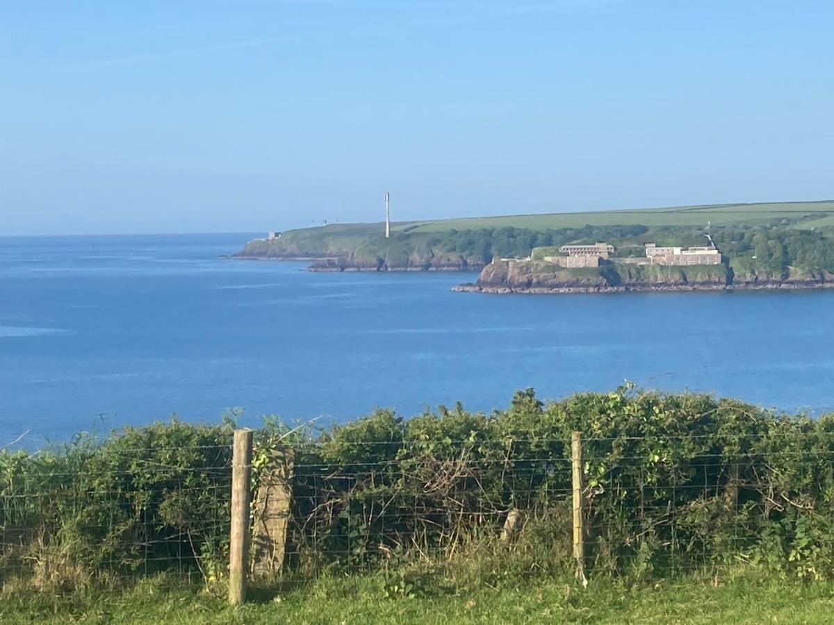 Coast Path Camping Saint Ishmaels  Exteriör bild