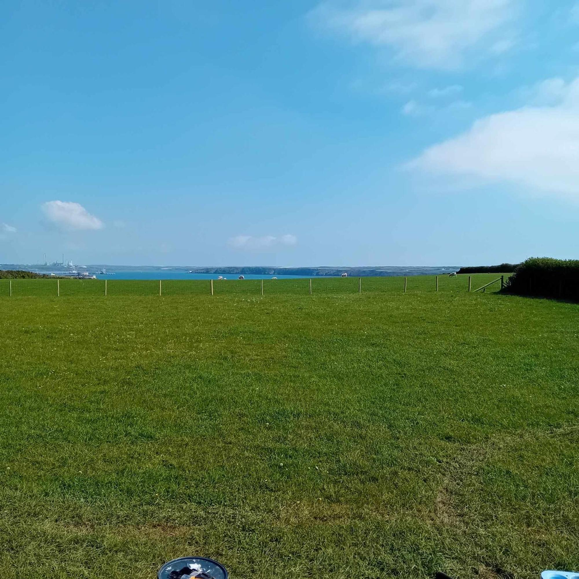 Coast Path Camping Saint Ishmaels  Exteriör bild
